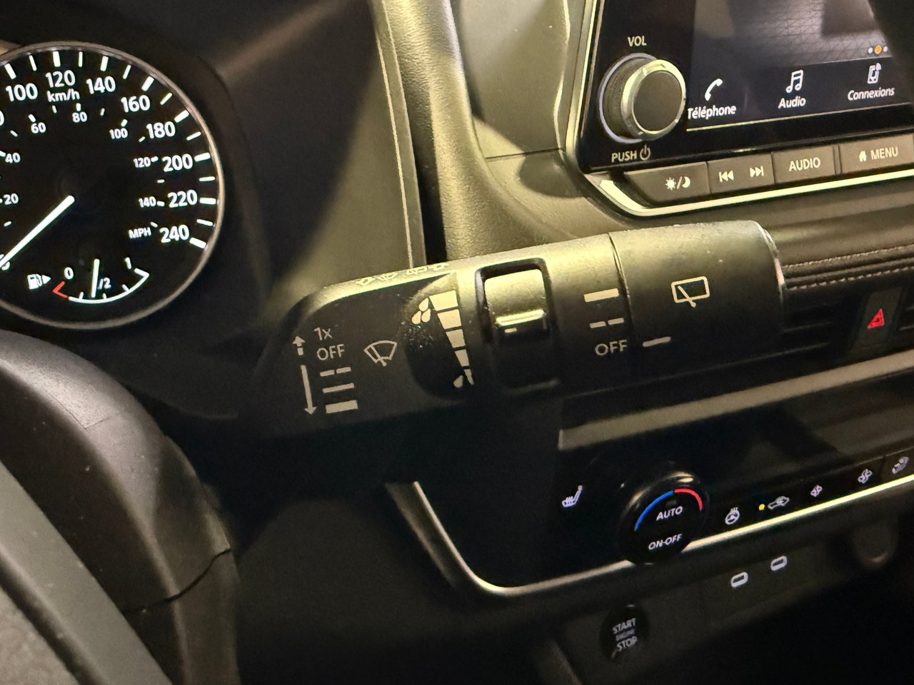 Nissan Rogue SV Premium 2025-19