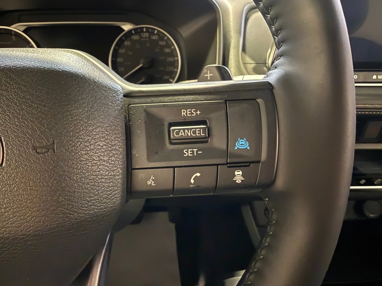 Nissan Rogue SV Premium 2025-17