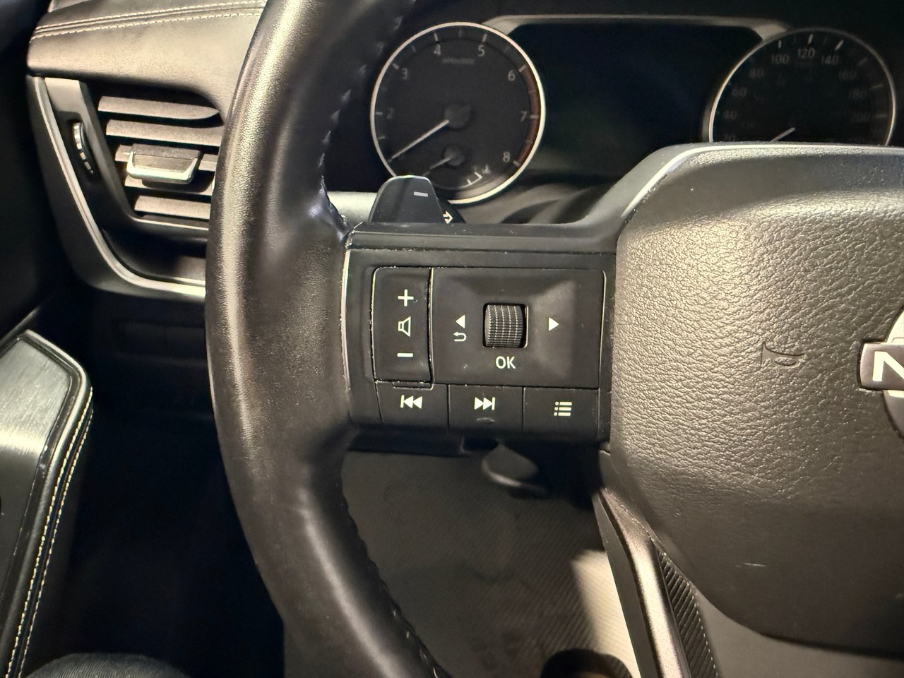 Nissan Rogue SV 2025-16