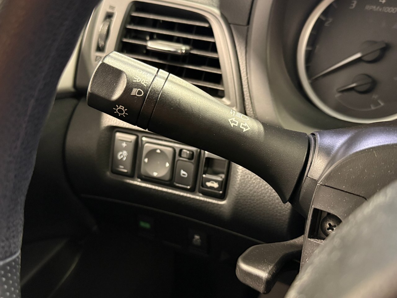 Nissan Sentra S 2019-17