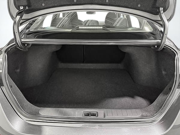 Nissan Sentra SV 2022-26