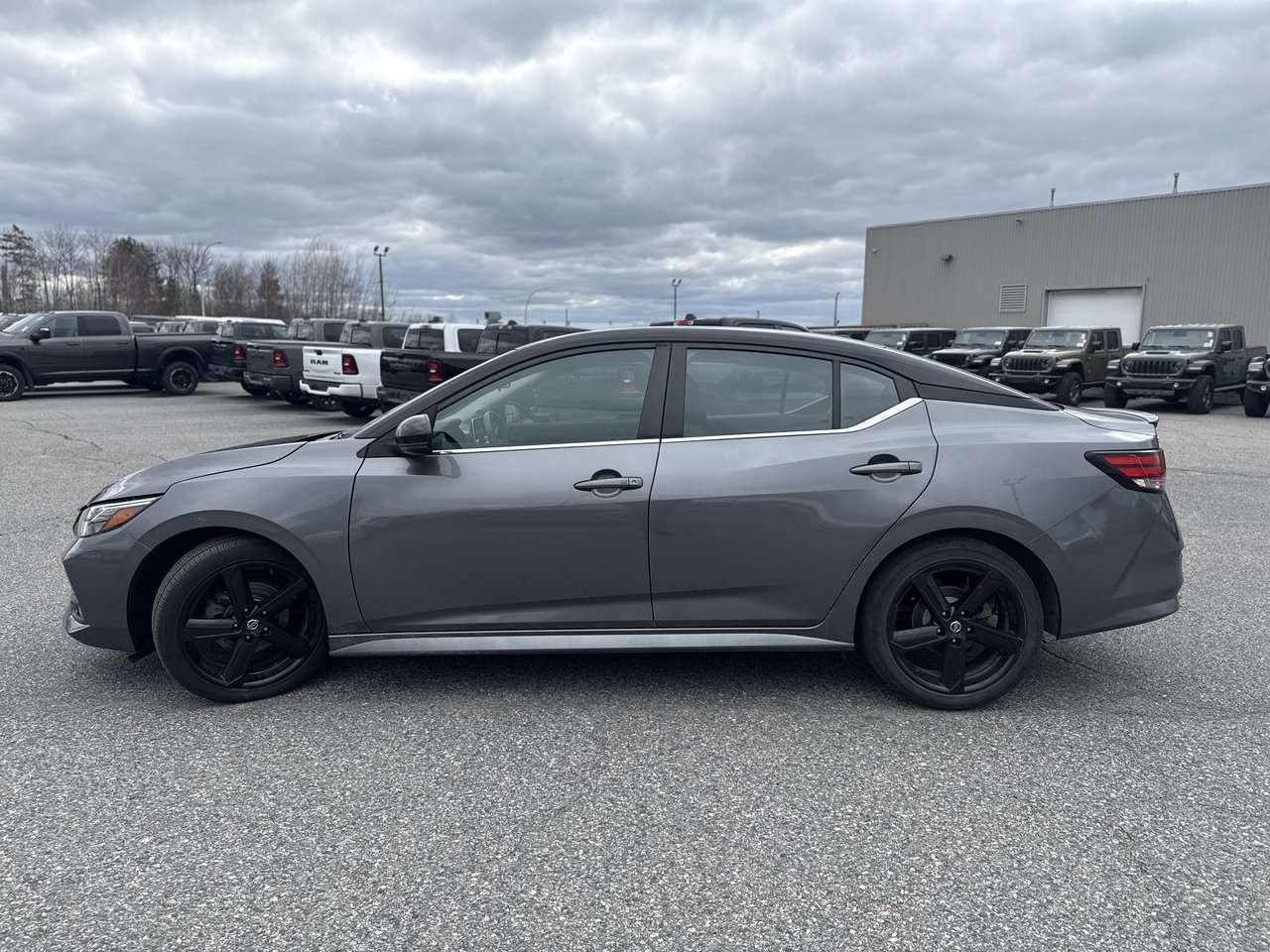 Nissan Sentra SR 2023-5