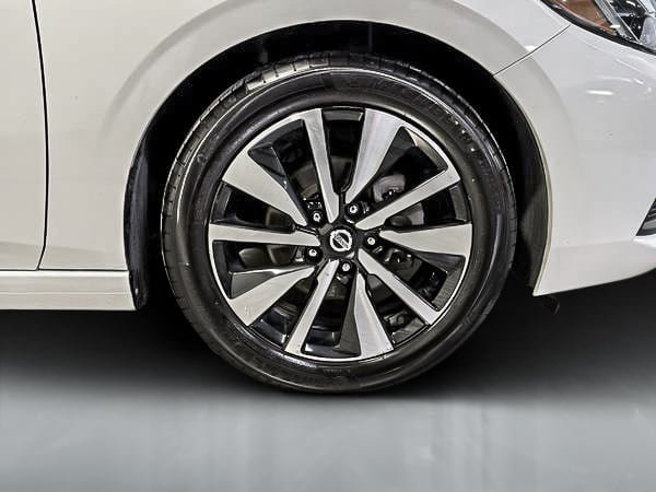 Nissan Sentra SV 2023-10