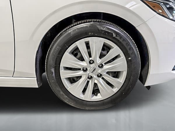 Nissan Sentra S 2023-9