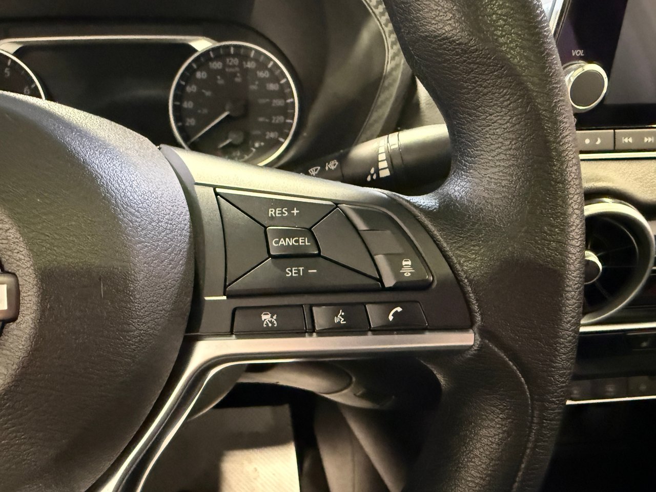 Nissan Sentra SV 2024-17
