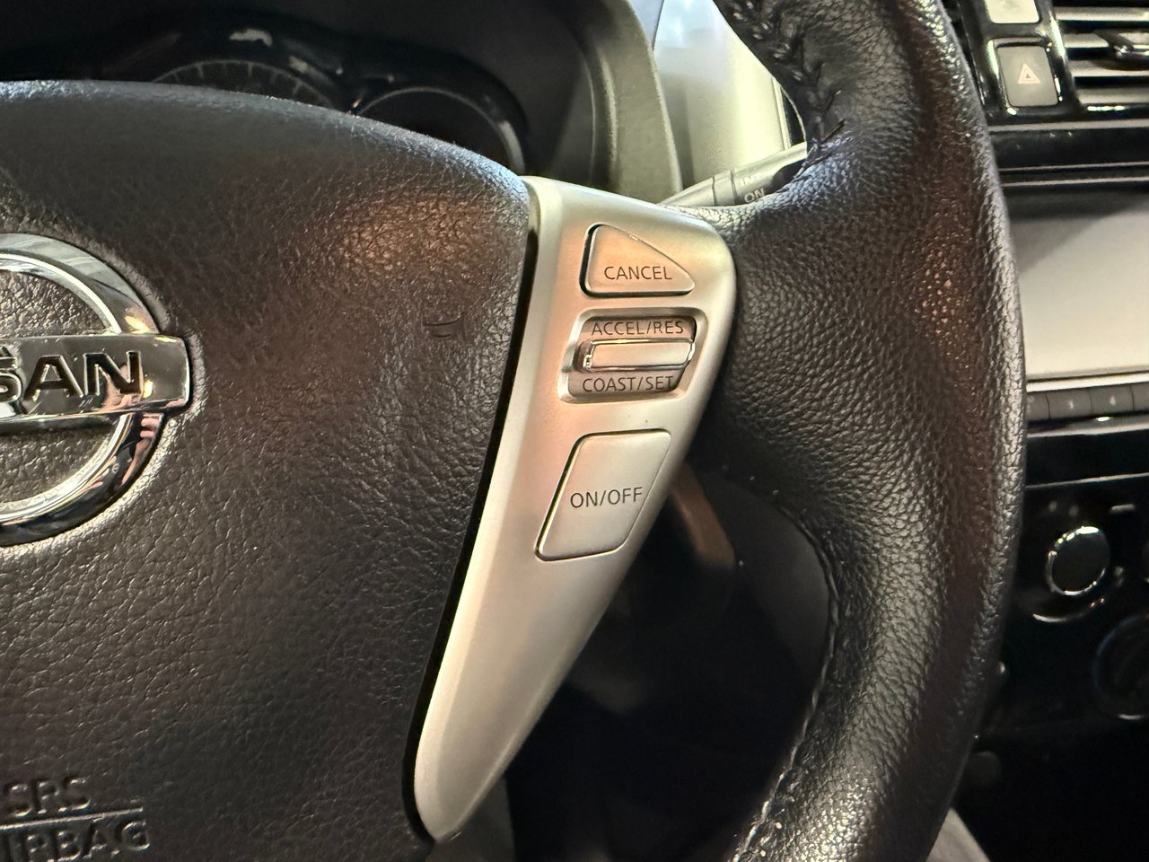 Nissan Versa Note SV 2018-15