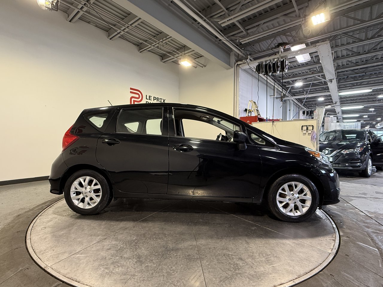Nissan Versa Note SV 2018-1