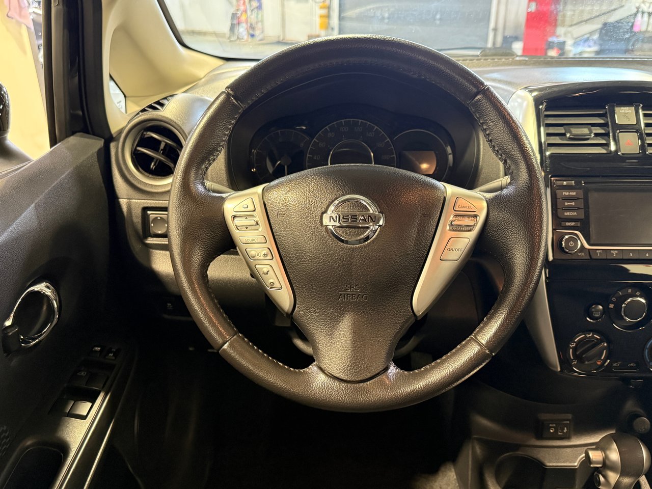 Nissan Versa Note SV 2018-13