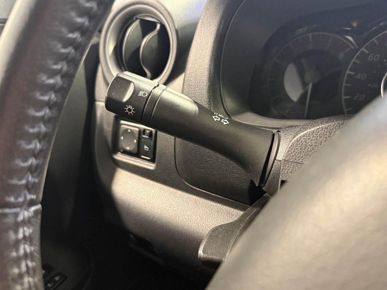 Nissan Versa Note SV 2019-16