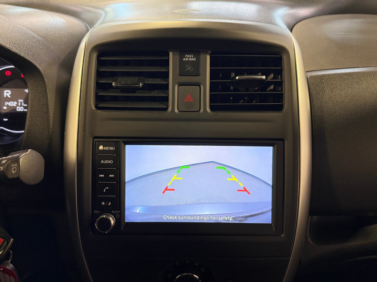 Nissan Versa Note SV 2019-20