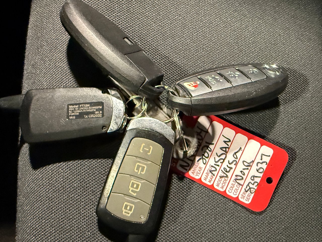 Nissan Versa S 2021-26