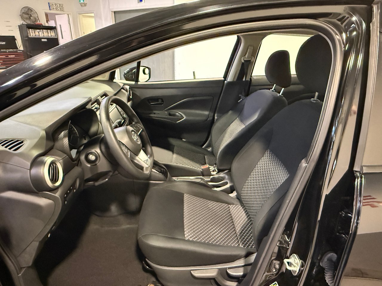 Nissan Versa S 2021-12