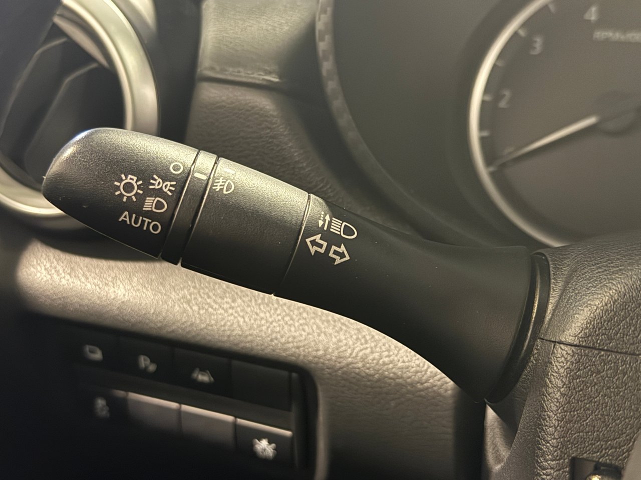 Nissan Versa S 2021-16