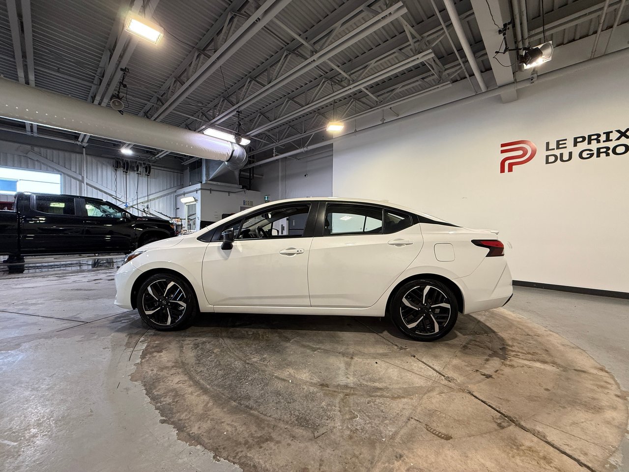 2024 Nissan Versa SR-5