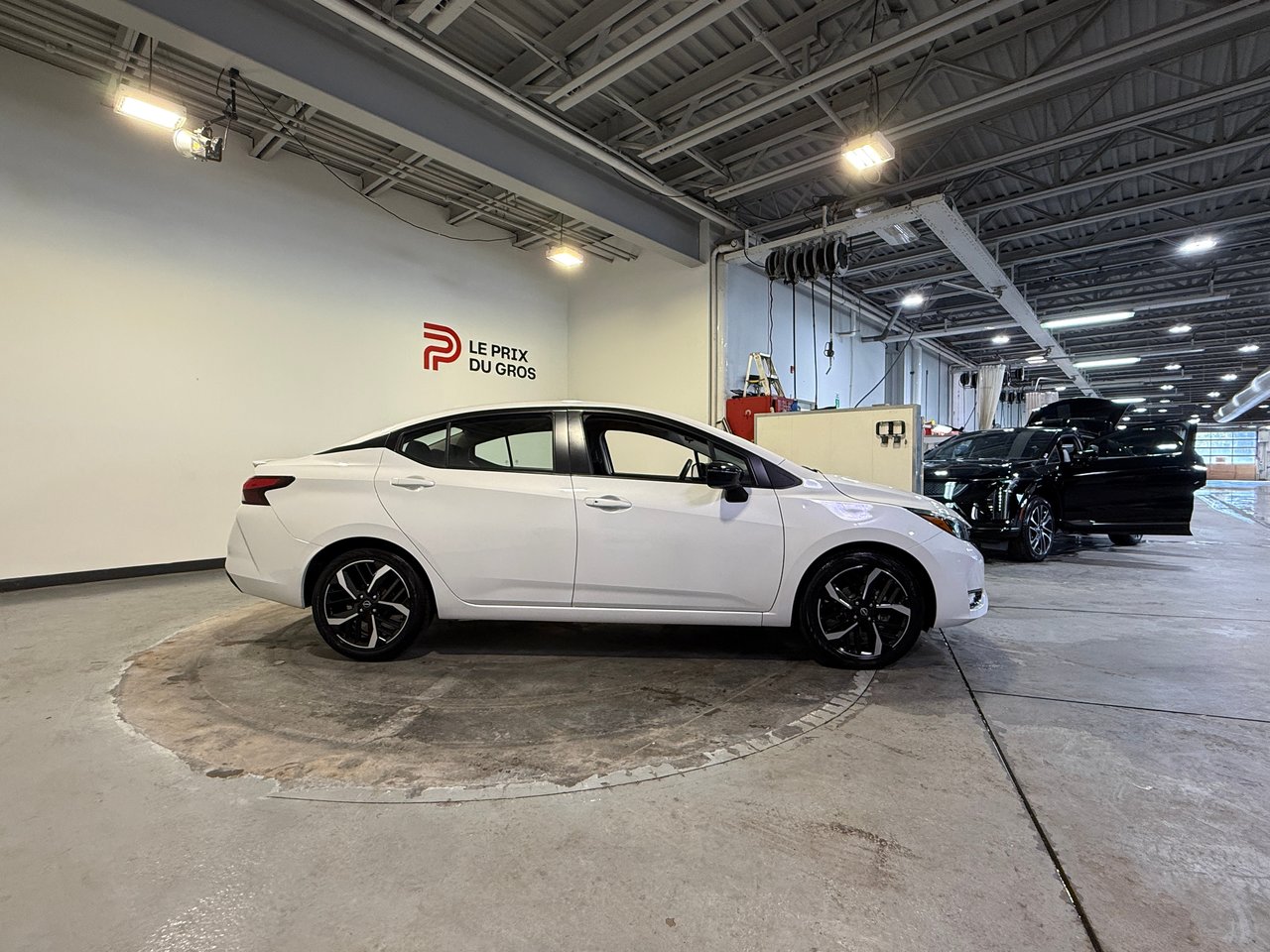 2024 Nissan Versa SR-1
