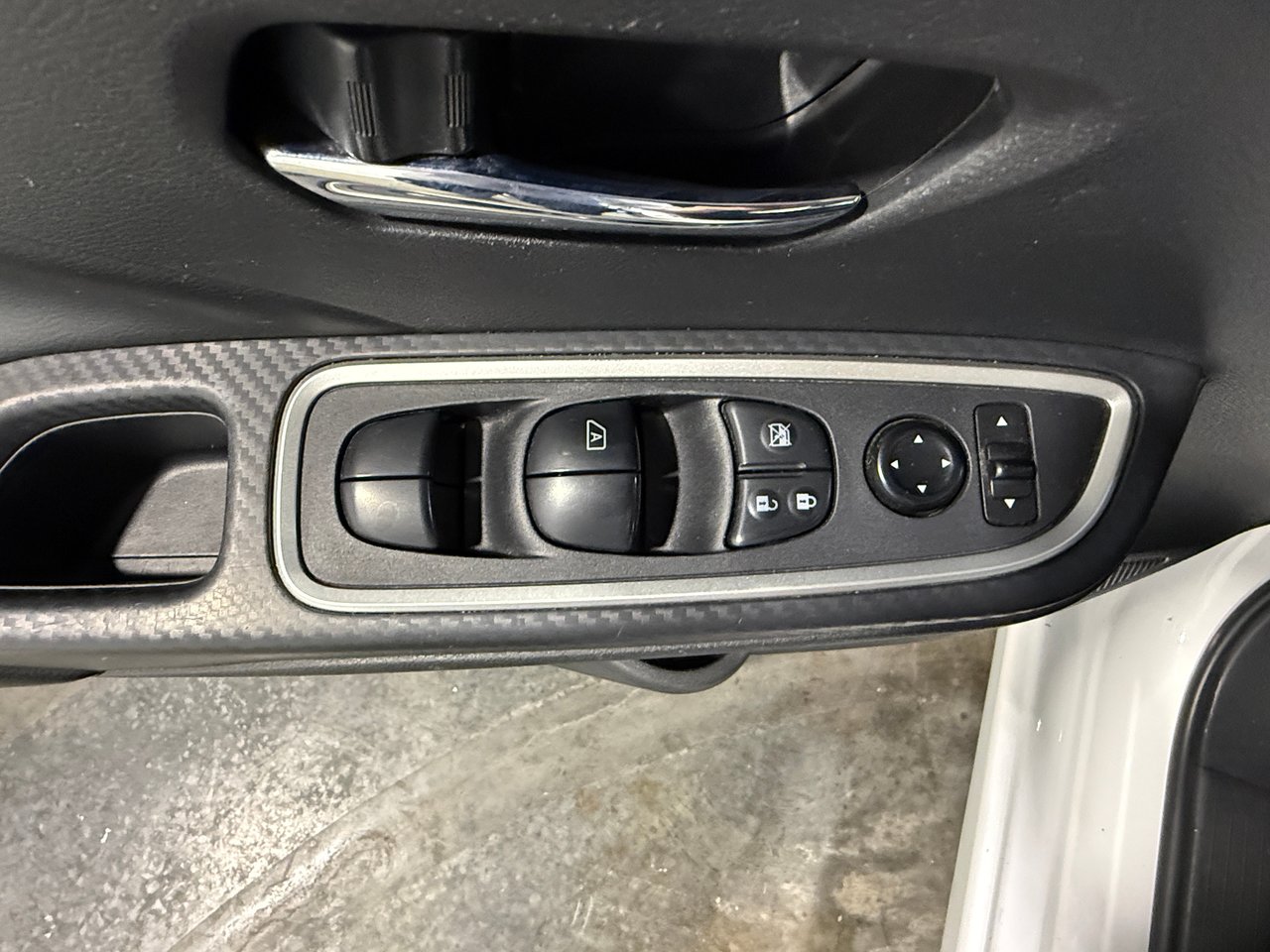 2024 Nissan Versa SR-11