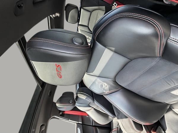 Porsche Macan GTS 2024-15