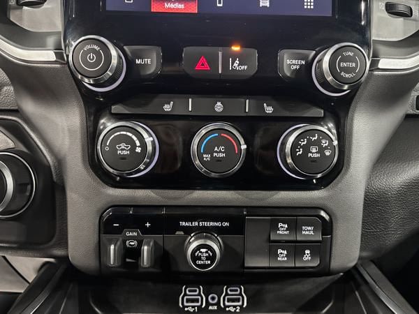 2025 Ram 1500 BigHorn Quad-18