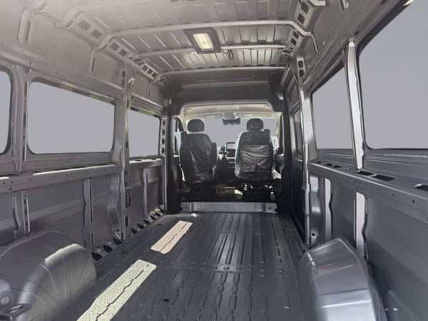 Ram ProMaster fourgon vitré 3500 SLT+ 159 po (22H) 2025-8