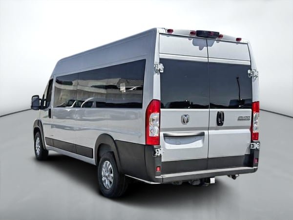 2025 Ram ProMaster fourgon vitré SLT+ 3500 159 po (22H)-4