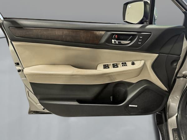 2015 Subaru Outback Limited-11