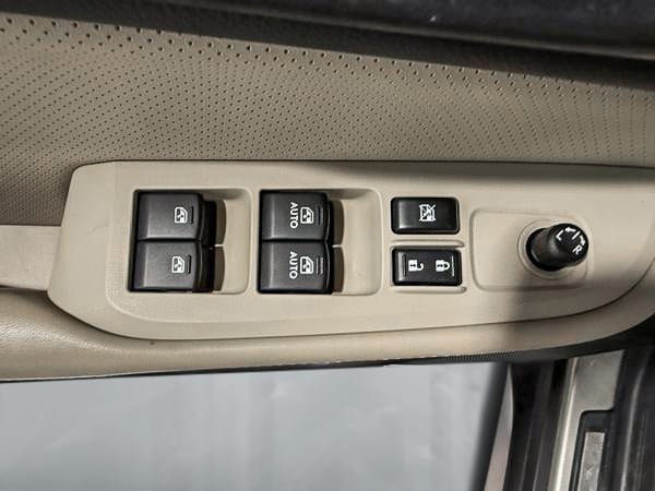 2015 Subaru Outback Limited-12