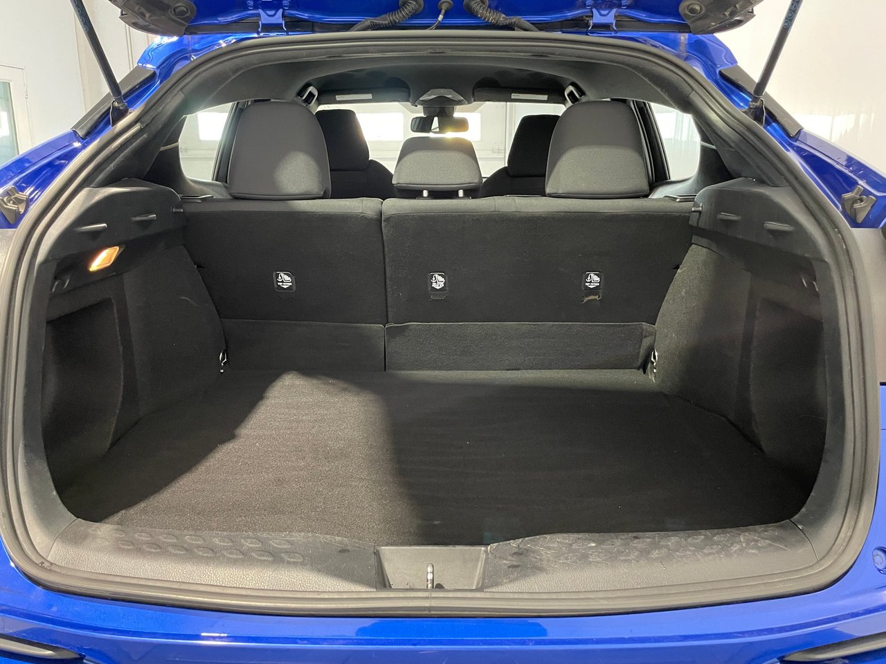 2018 Toyota C-HR XLE-21