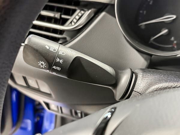 2019 Toyota C-HR LE-17