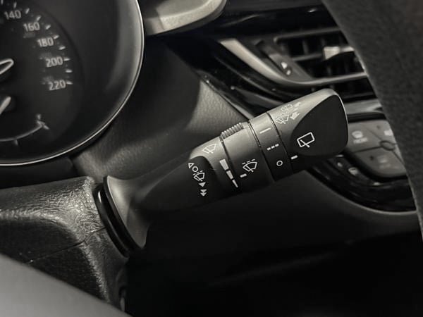2020 Toyota C-HR LE-17