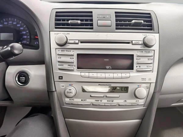 Toyota Camry XLE 2010-19