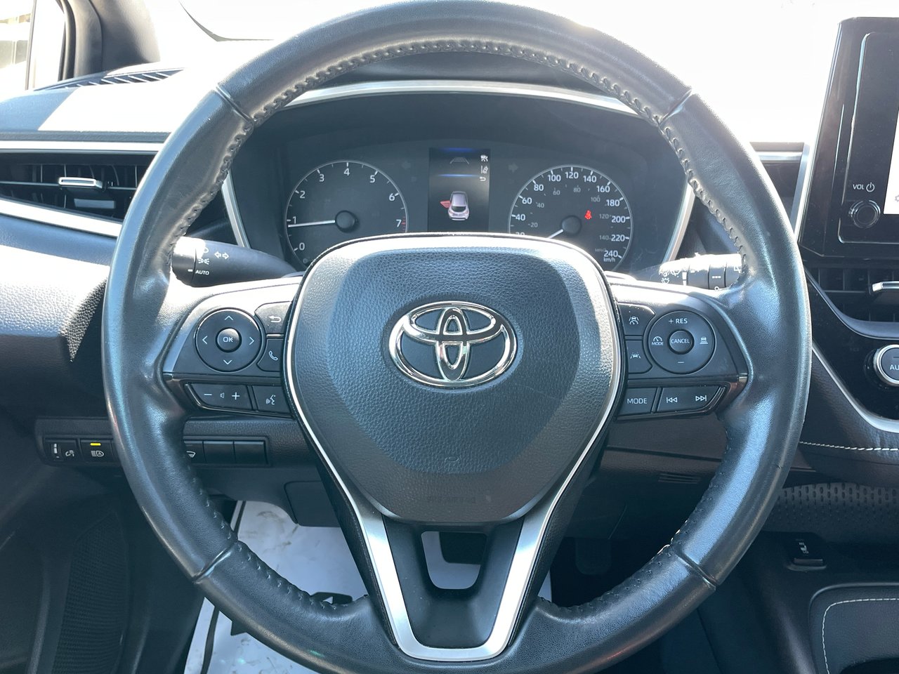 2024 Toyota Corolla à hayon SE-16