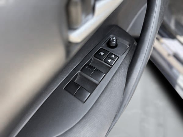 2020 Toyota Corolla LE-8