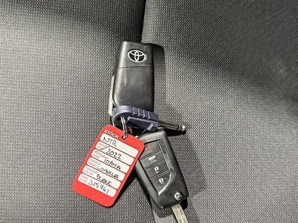 2022 Toyota Corolla LE-24