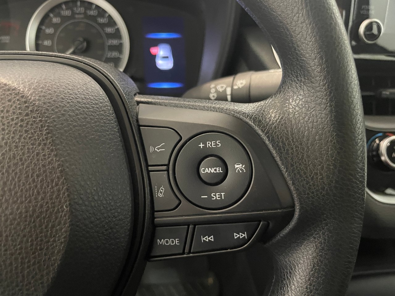 2022 Toyota Corolla LE-13