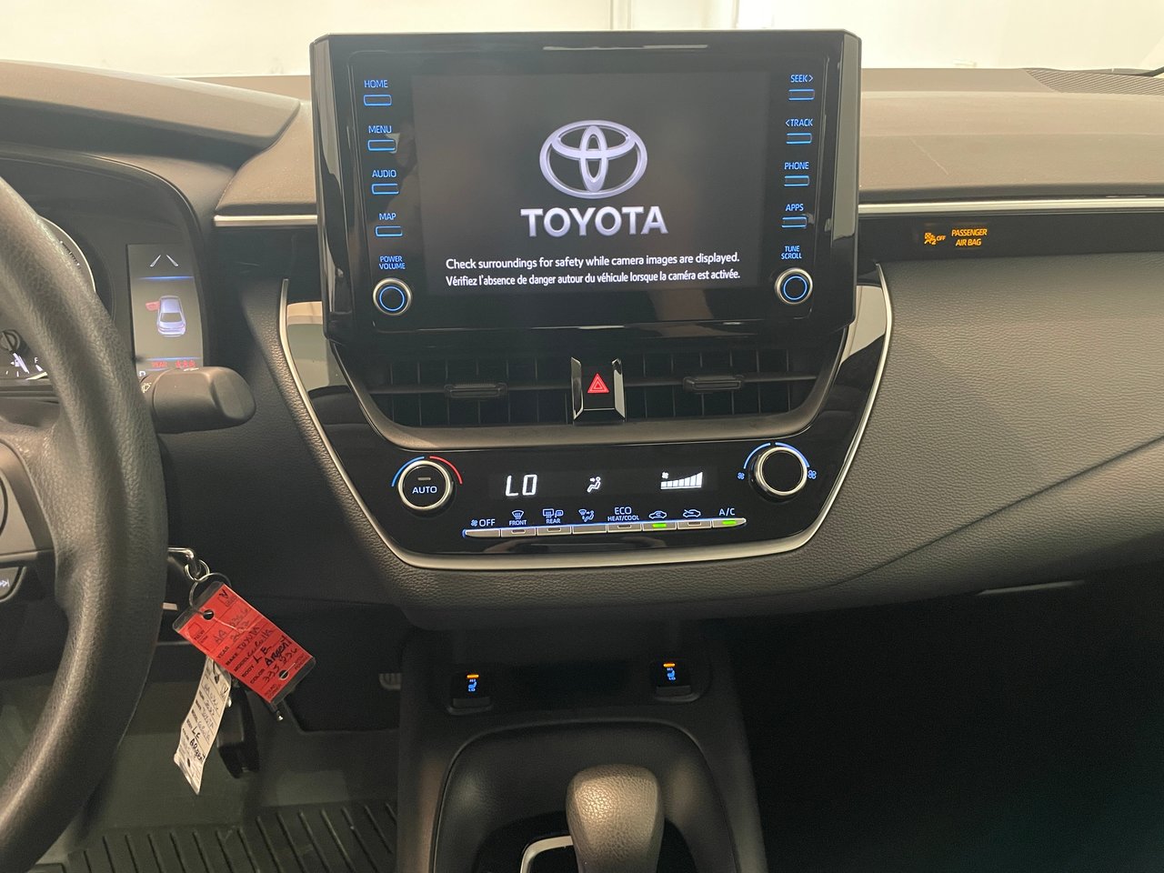2022 Toyota Corolla LE-16