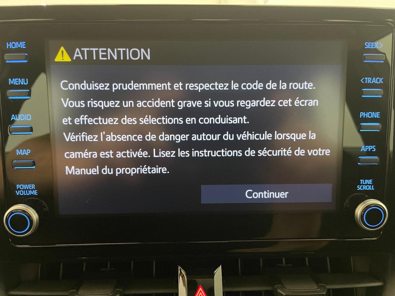 2022 Toyota Corolla LE-17