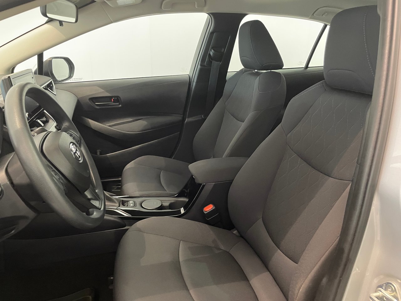 2022 Toyota Corolla LE-10