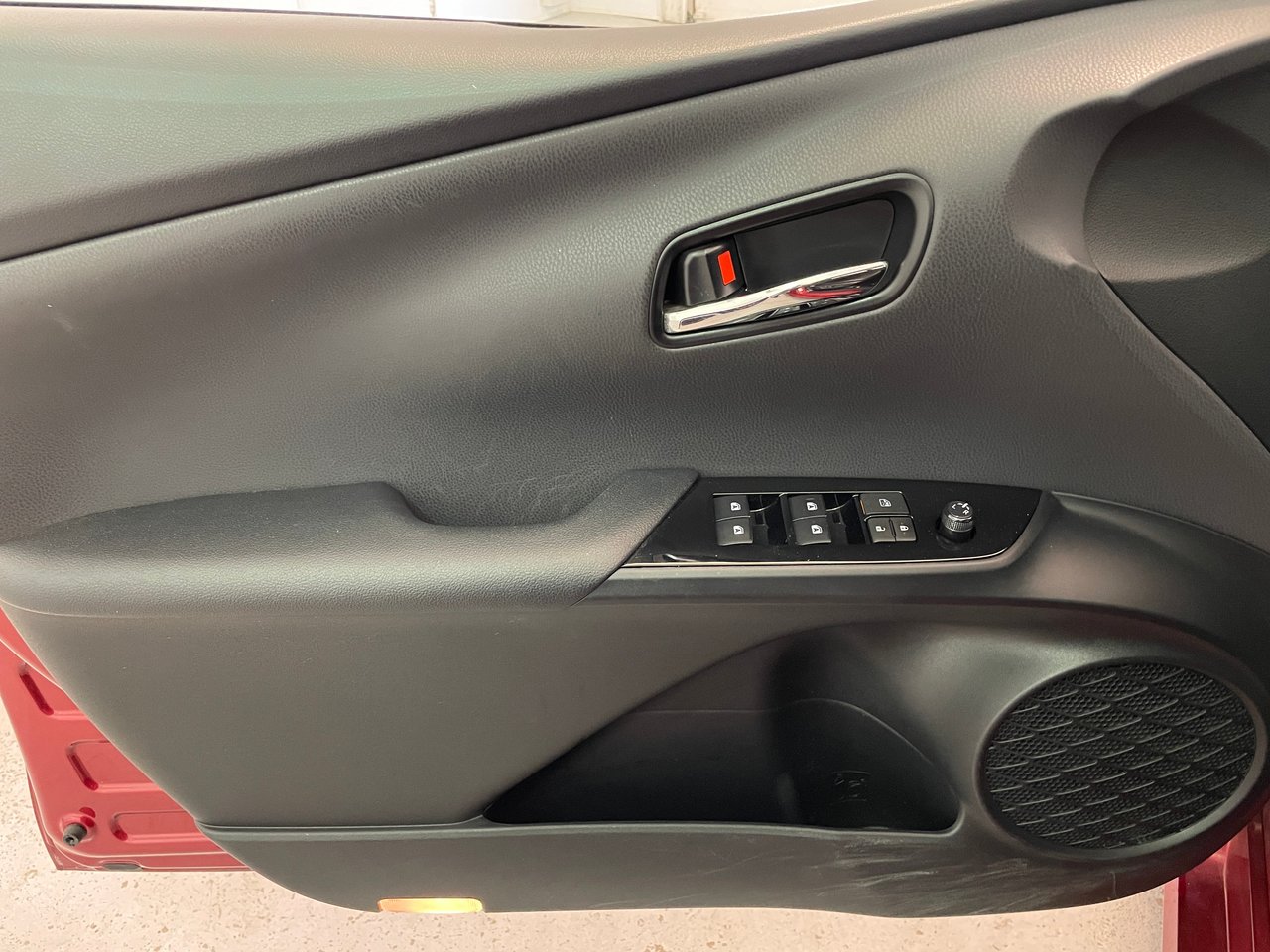 Toyota Prius Prime Upgrade 2018-9