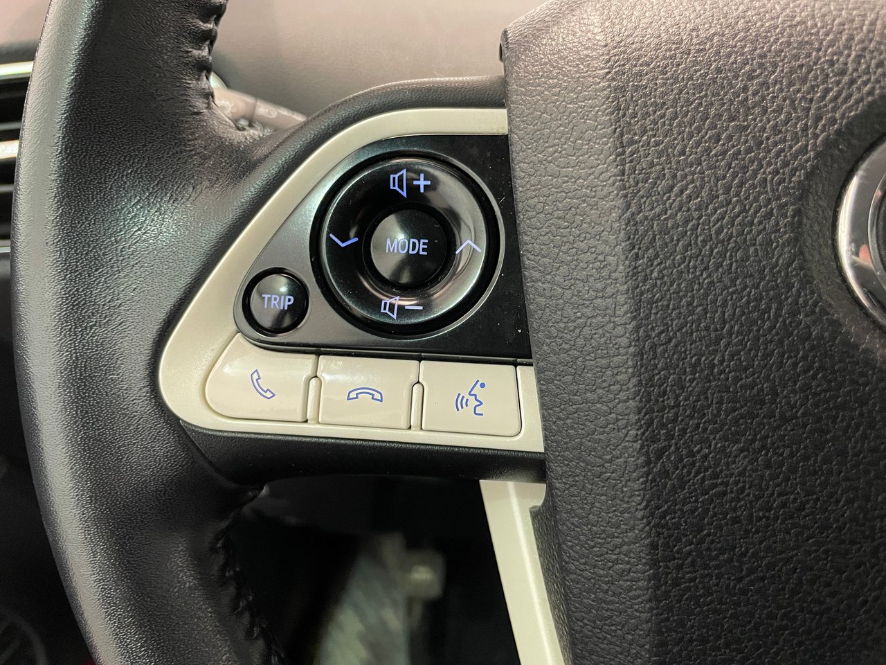 Toyota Prius Prime Upgrade 2018-13