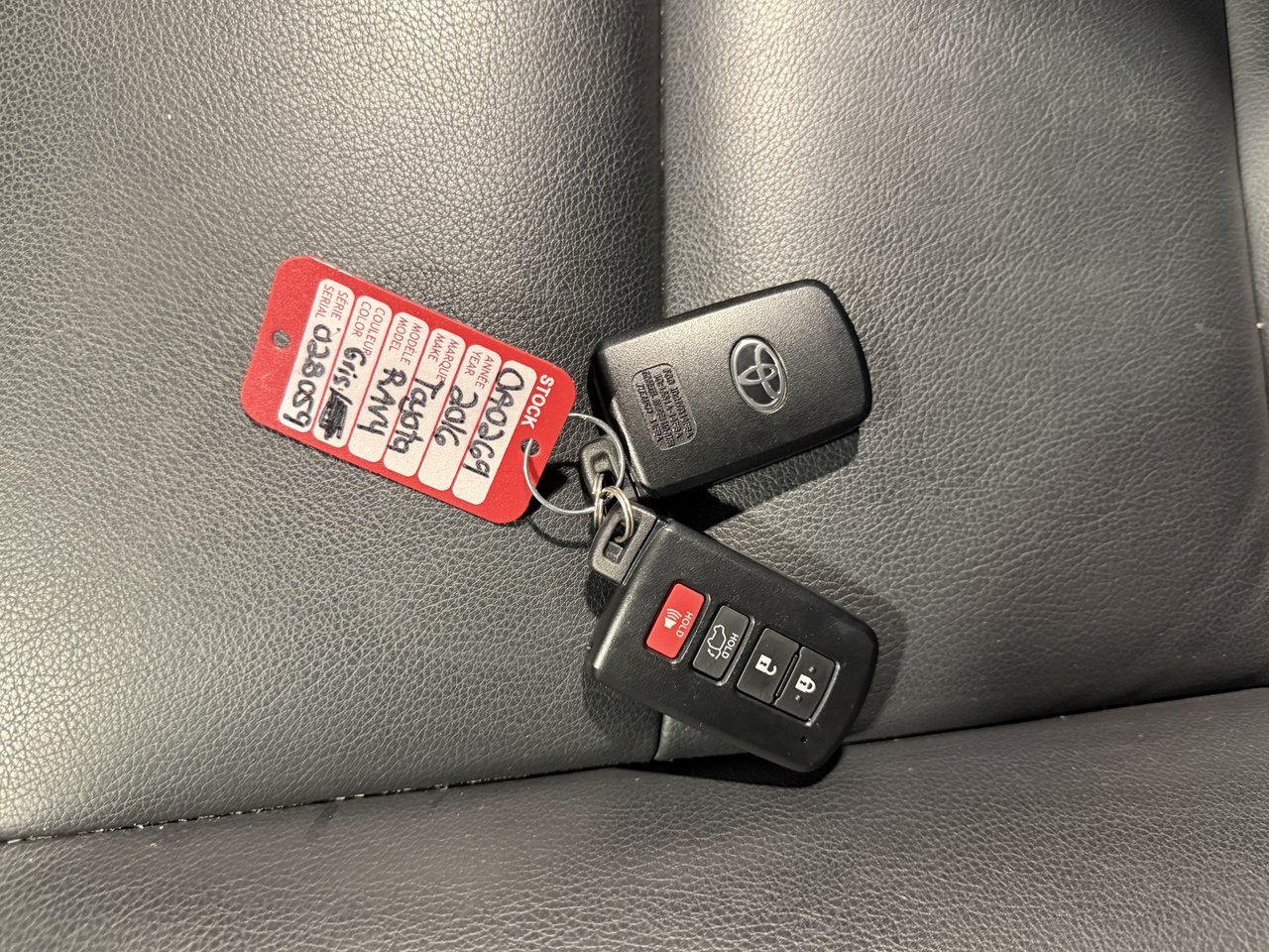 Toyota RAV4 hybride LIMITED AWD 2016-27