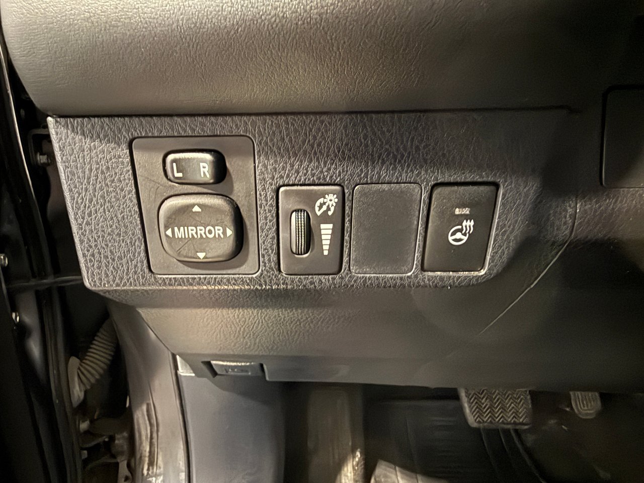 Toyota RAV4 hybride LIMITED AWD 2016-13