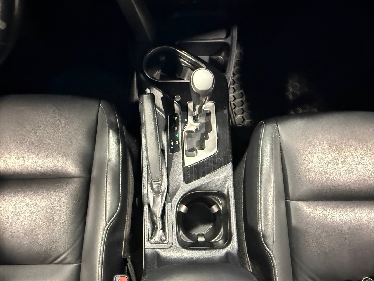 Toyota RAV4 hybride LIMITED AWD 2016-24