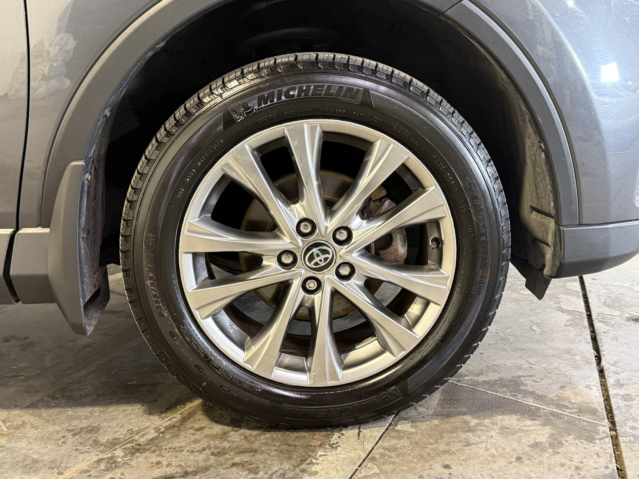 Toyota RAV4 hybride LIMITED AWD 2016-10