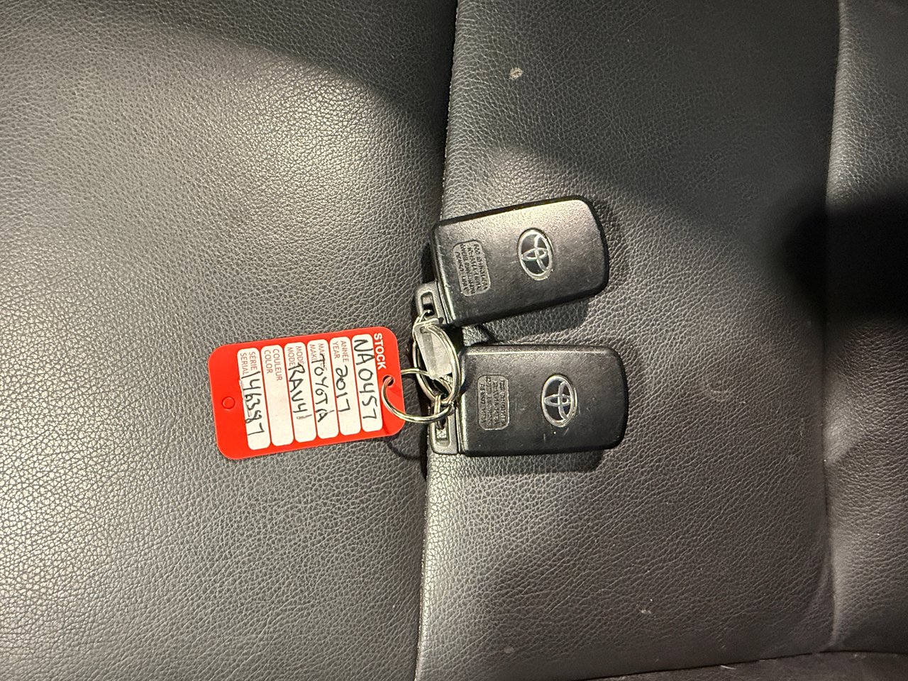 2017 Toyota RAV4 hybride SE-27