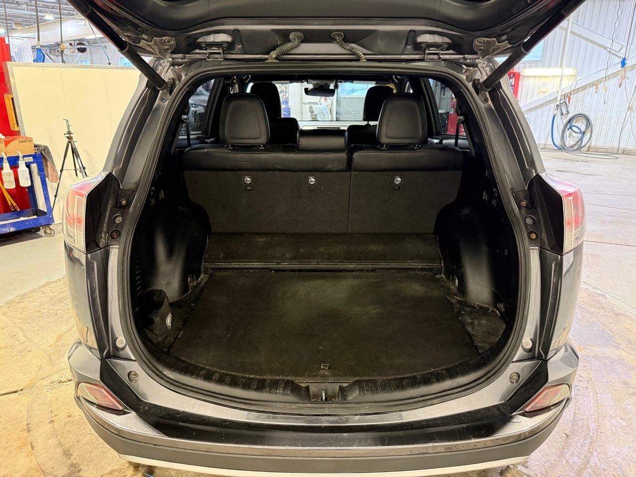 2017 Toyota RAV4 hybride SE-26