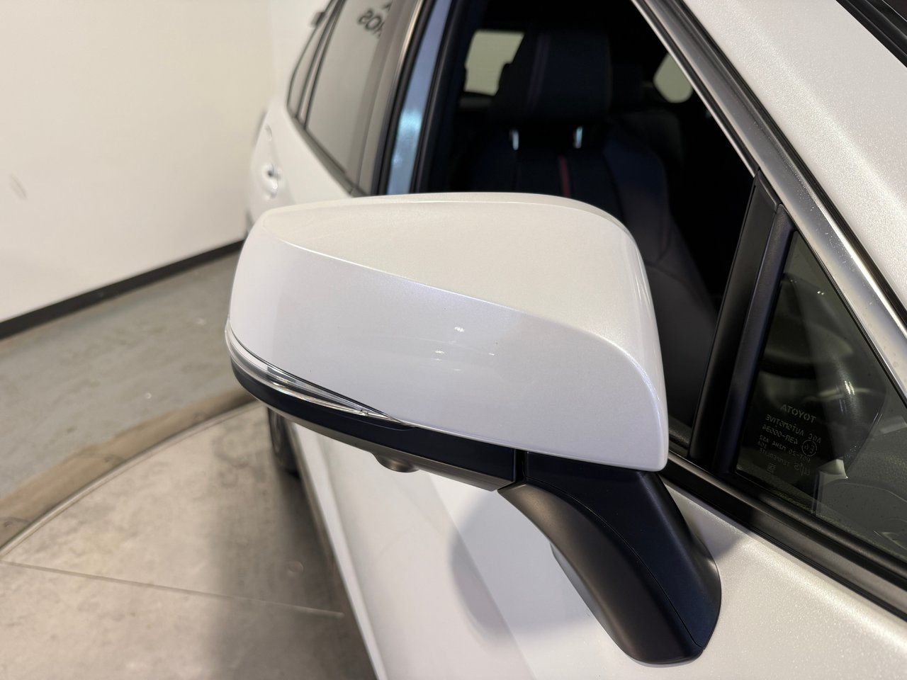 Toyota RAV4 Prime XSE 2023-9