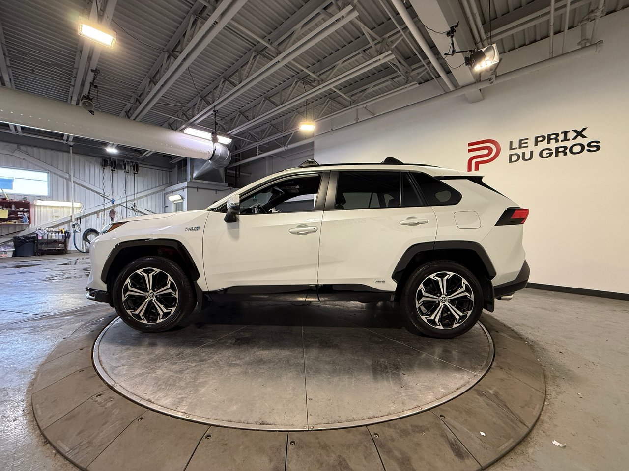 Toyota RAV4 Prime XSE 2023-5