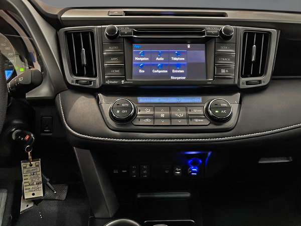 Toyota RAV4 XLE AWD 2015-16