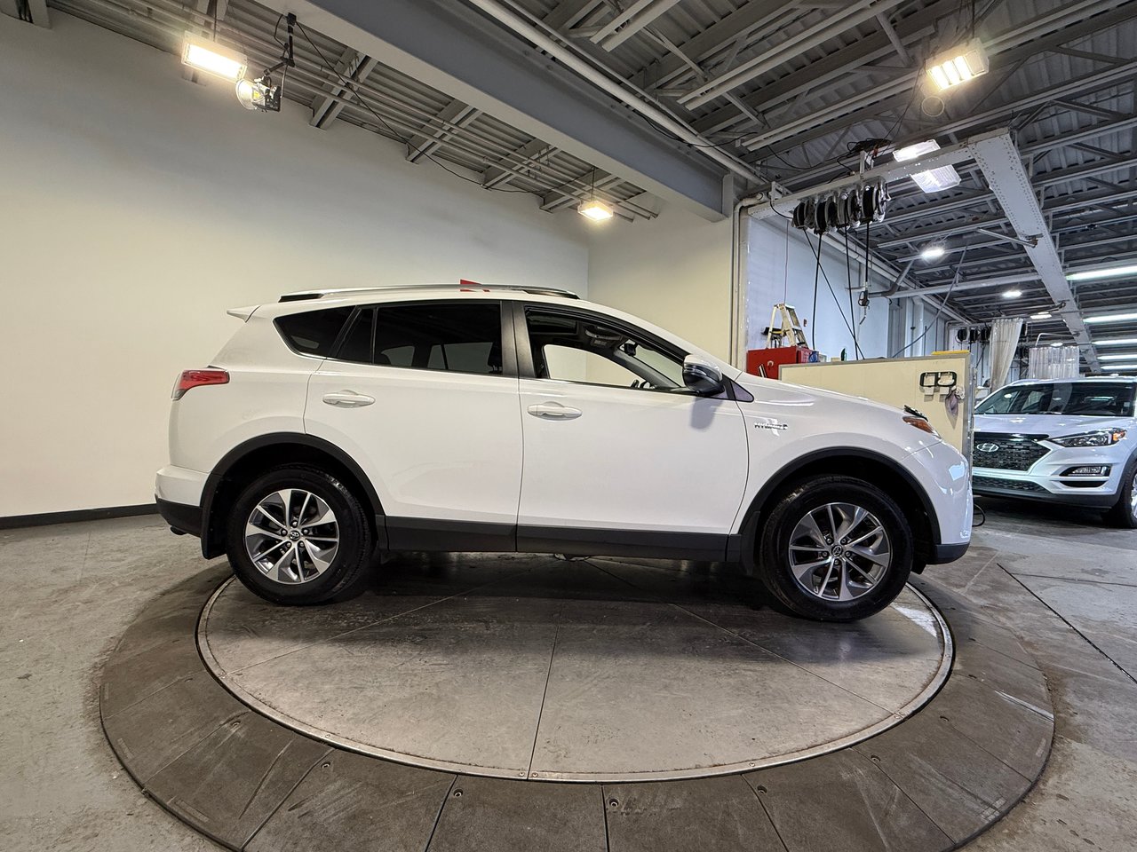 Toyota RAV4 HYBRID LE+ 2018-1