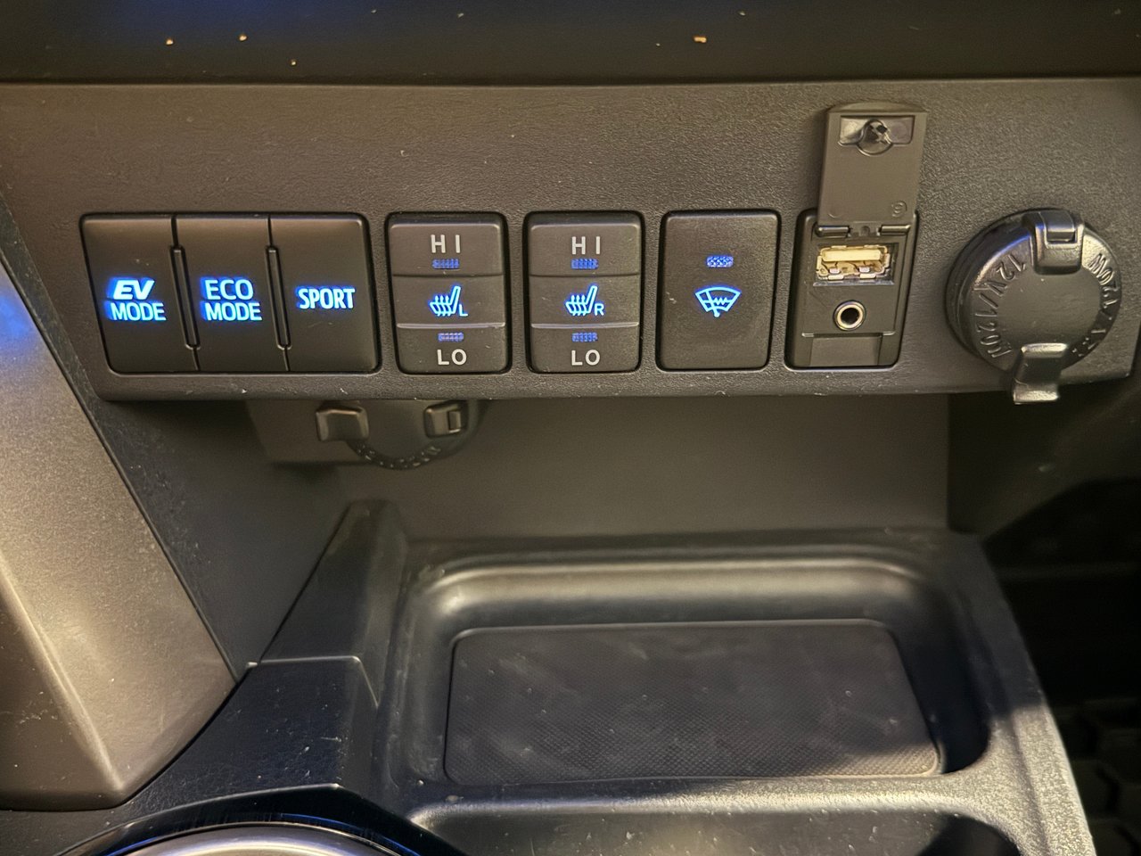 Toyota RAV4 HYBRID LE+ 2018-22